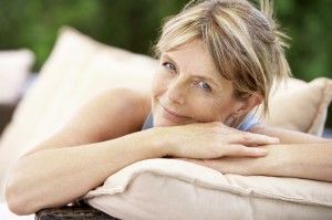 retrato de una mujer de mediana edad