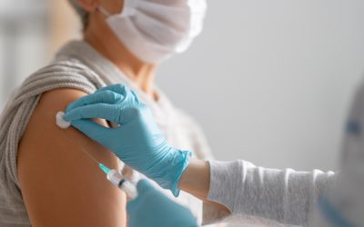 Las trombosis relacionadas con la vacuna de AstraZeneca y Janssen podrían deberse a una reacción del sistema inmunológico